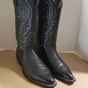 Women's Canada Leather cowboy size 6.5-7, like new